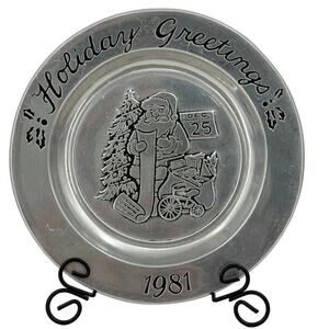 Wilton Pewter Holiday Greetings Santa Plate Vintage 1981 Wall Hanger 7.5 Inch